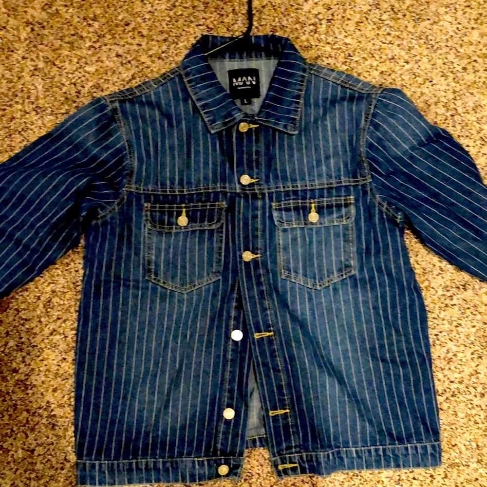 Men’s railroad striped jean jacket.